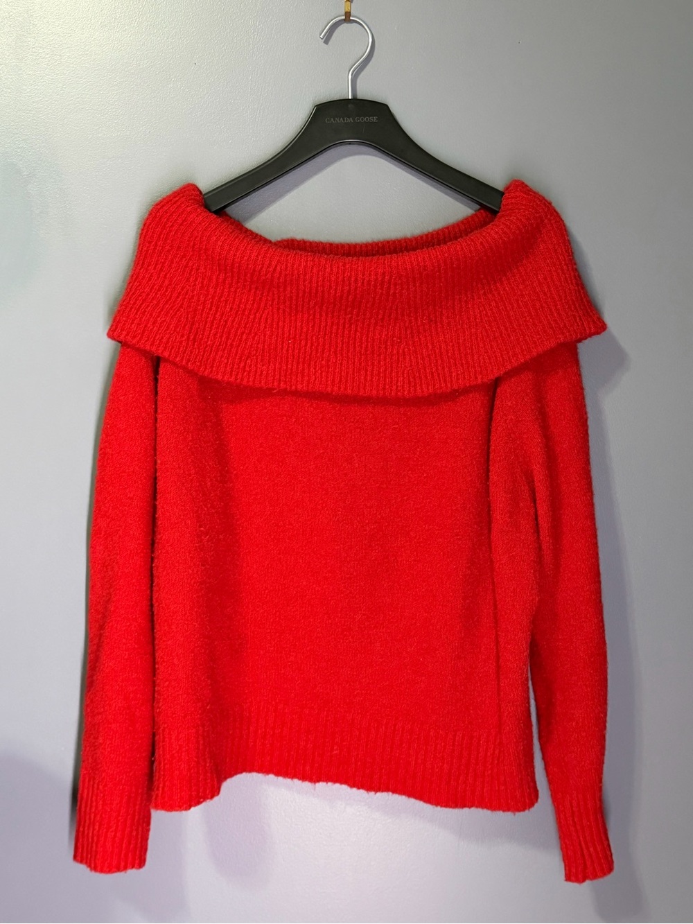 Kendall & Kylie Red Off Shoulder Foldover Knit Sweater Size L